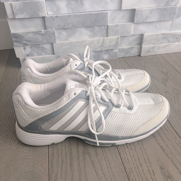 Adidas Barricade Women’s tennis shoes, new - Picture 1 of 4
